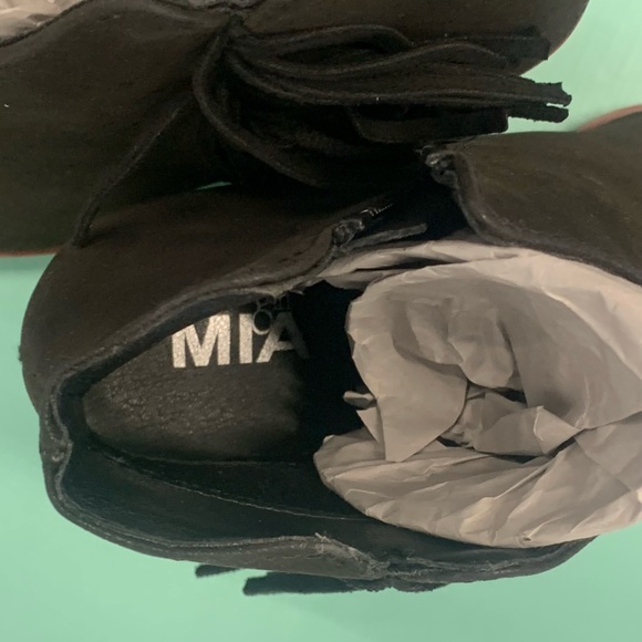 Mia Fringe 👢 Boots - Picture 11 of 11